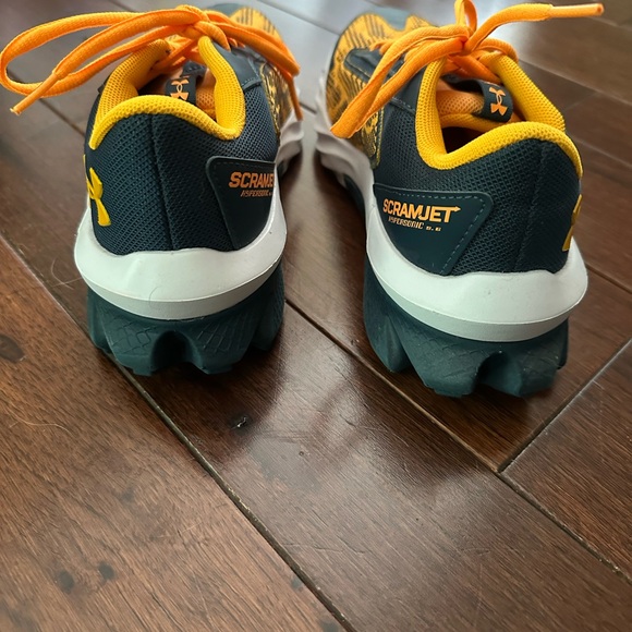 Under Armour Kids Sneakers in Yellow and Black - Picture 4 of 6